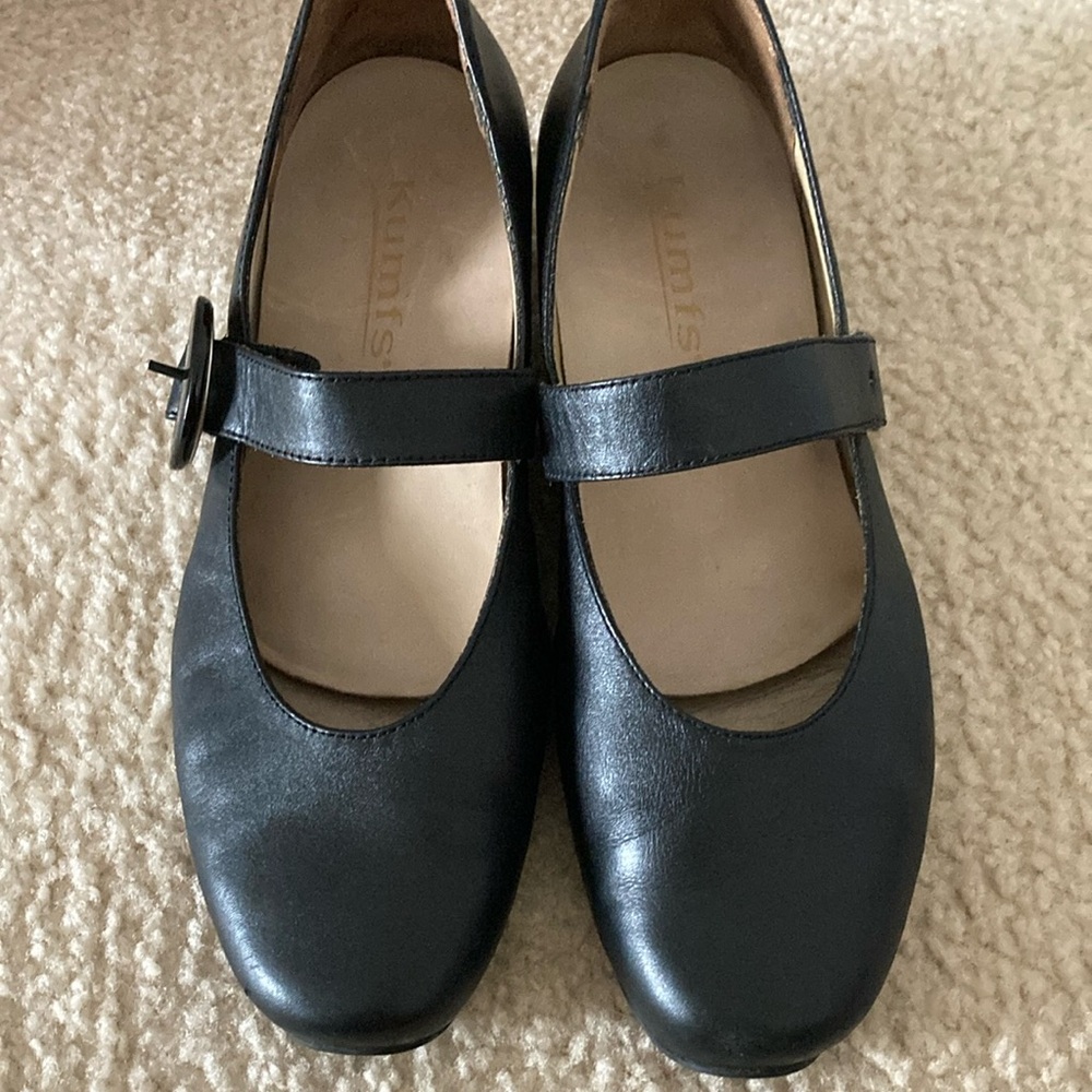 Kumfs kitten heels